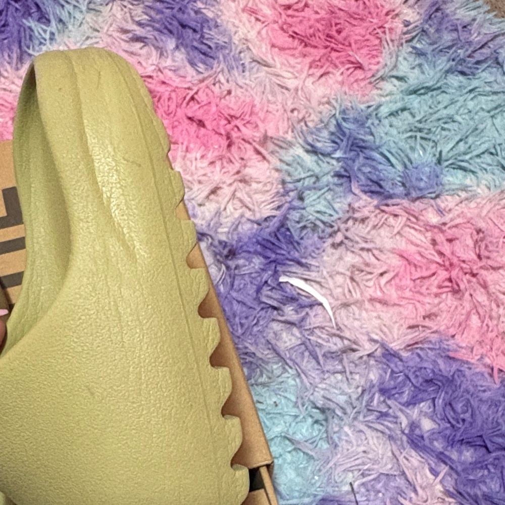 Adidas Kids YZY Slide in Light Green - Picture 8 of 9